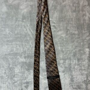 Van Heusen Tie Silver With Cooper Tone Squares 100% Silk Formal NEW WITH TAGS